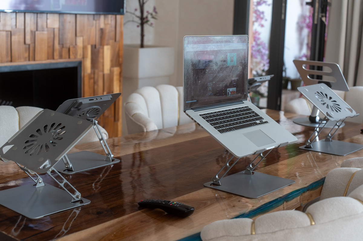 Digital-Nomad-Executive-Work-Lounge-1