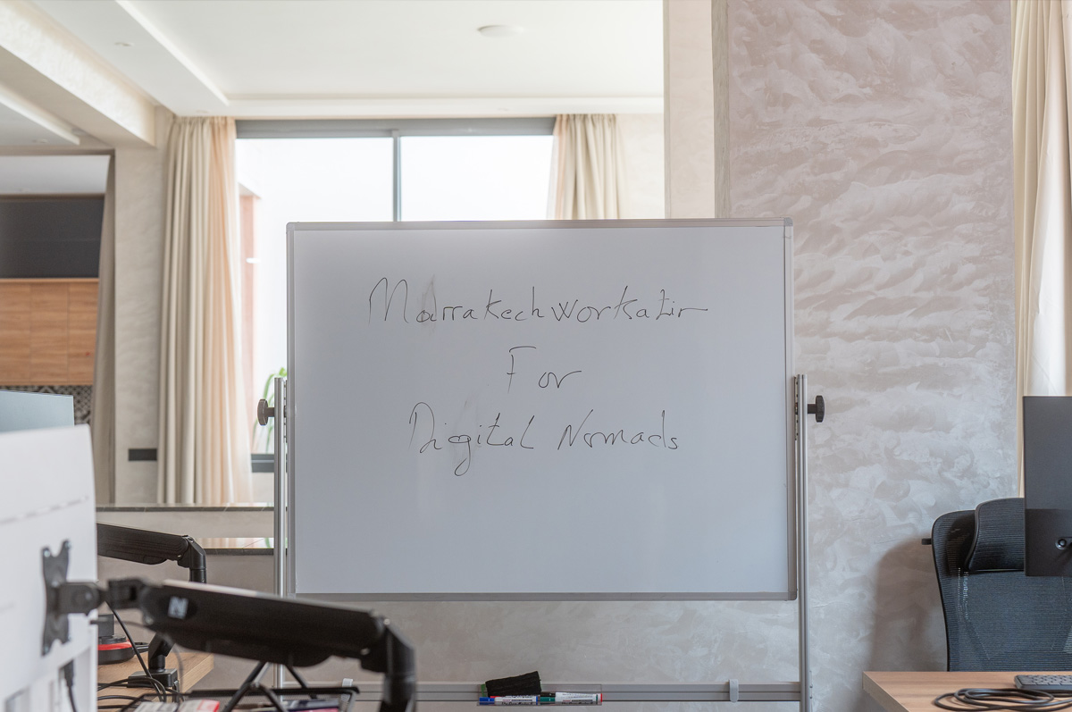 Digital-Nomad-Executive-Work-Lounge-10