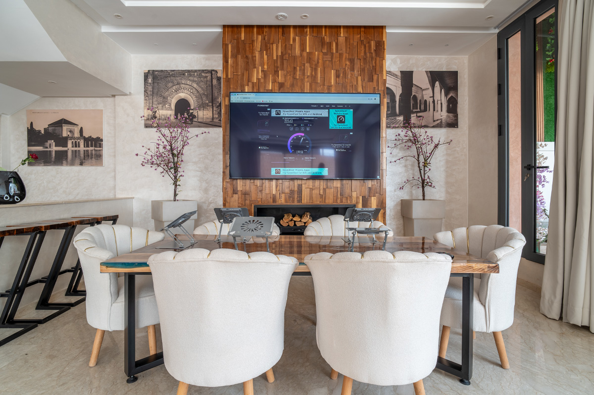 Digital-Nomad-Executive-Work-Lounge-6